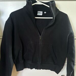 Aritzia TNA Black Zip-Up Sweatshirt mockneck cozy fleece
